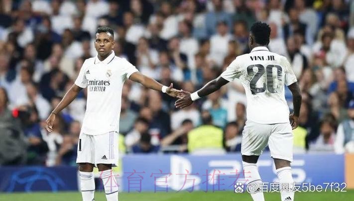 记者:DV9今夏只想去巴萨或着皇马 最多还有拜仁 记者:DV9今夏只想去巴萨或着皇马 最多还有拜仁